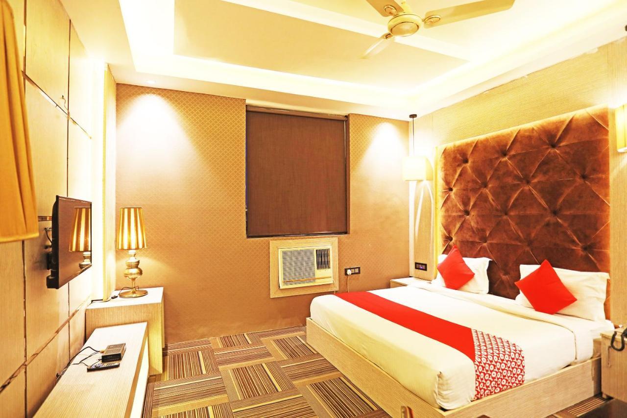 Fabhotel Ronald Inn Фаридабад Екстериор снимка