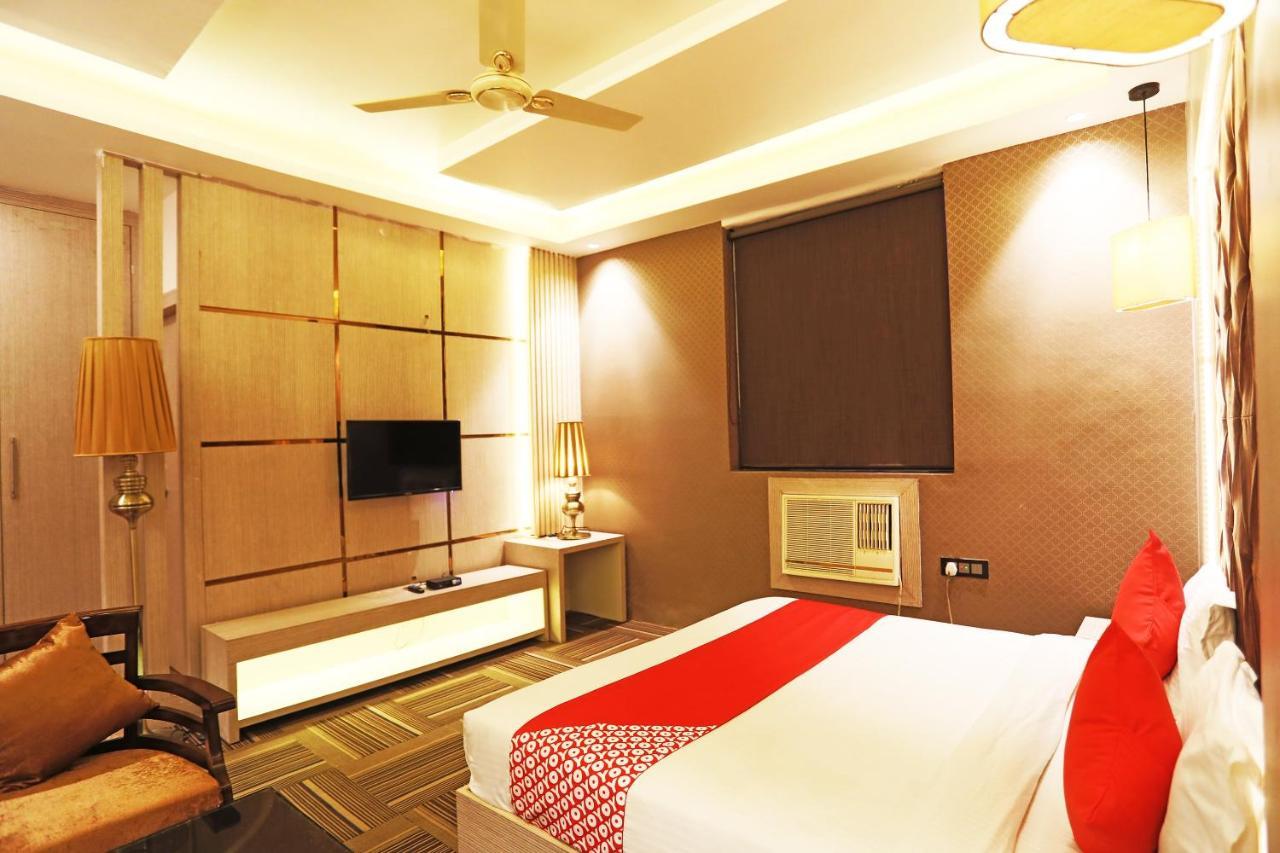 Fabhotel Ronald Inn Фаридабад Екстериор снимка