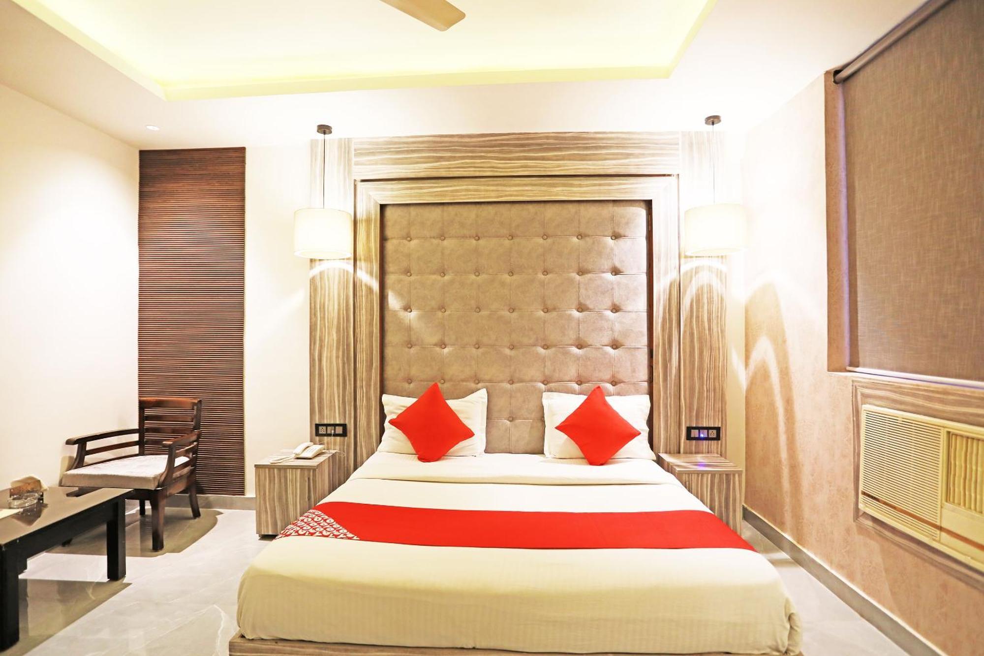 Fabhotel Ronald Inn Фаридабад Екстериор снимка