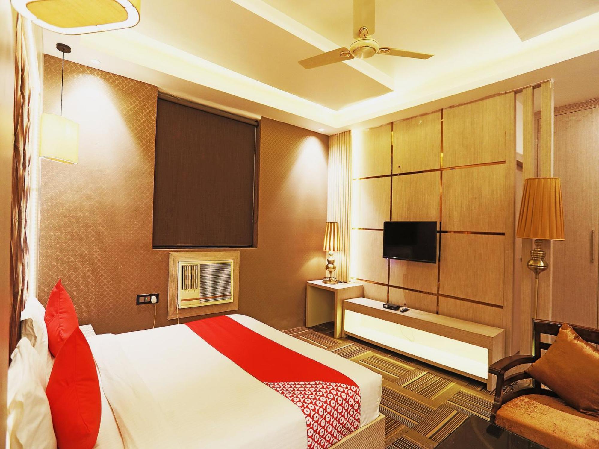 Fabhotel Ronald Inn Фаридабад Екстериор снимка
