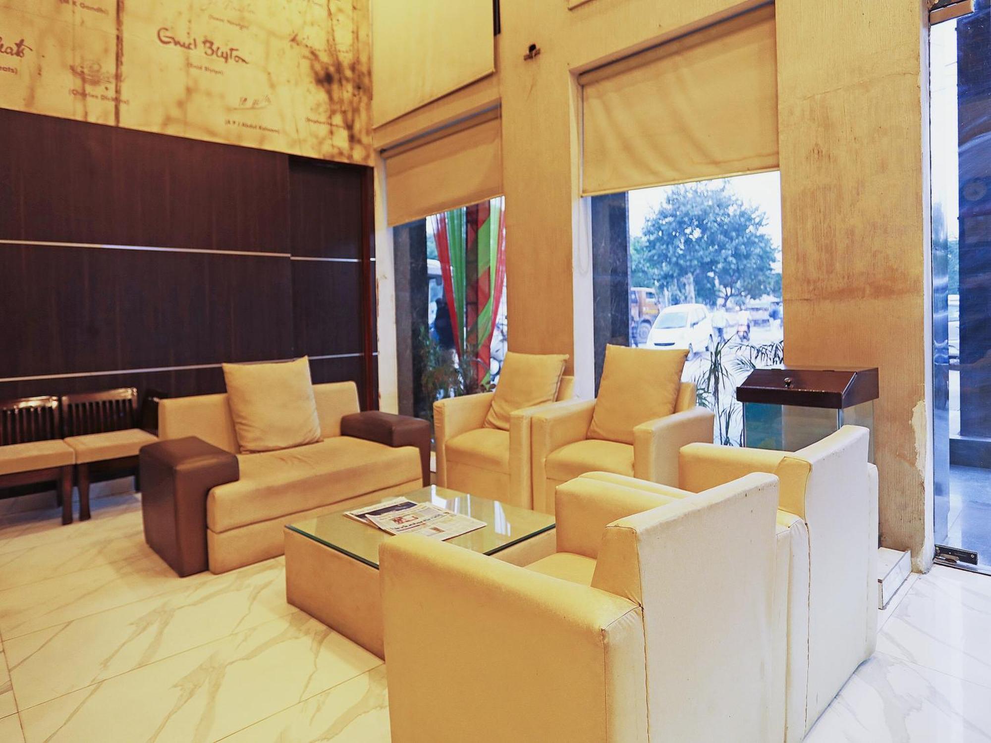 Fabhotel Ronald Inn Фаридабад Екстериор снимка