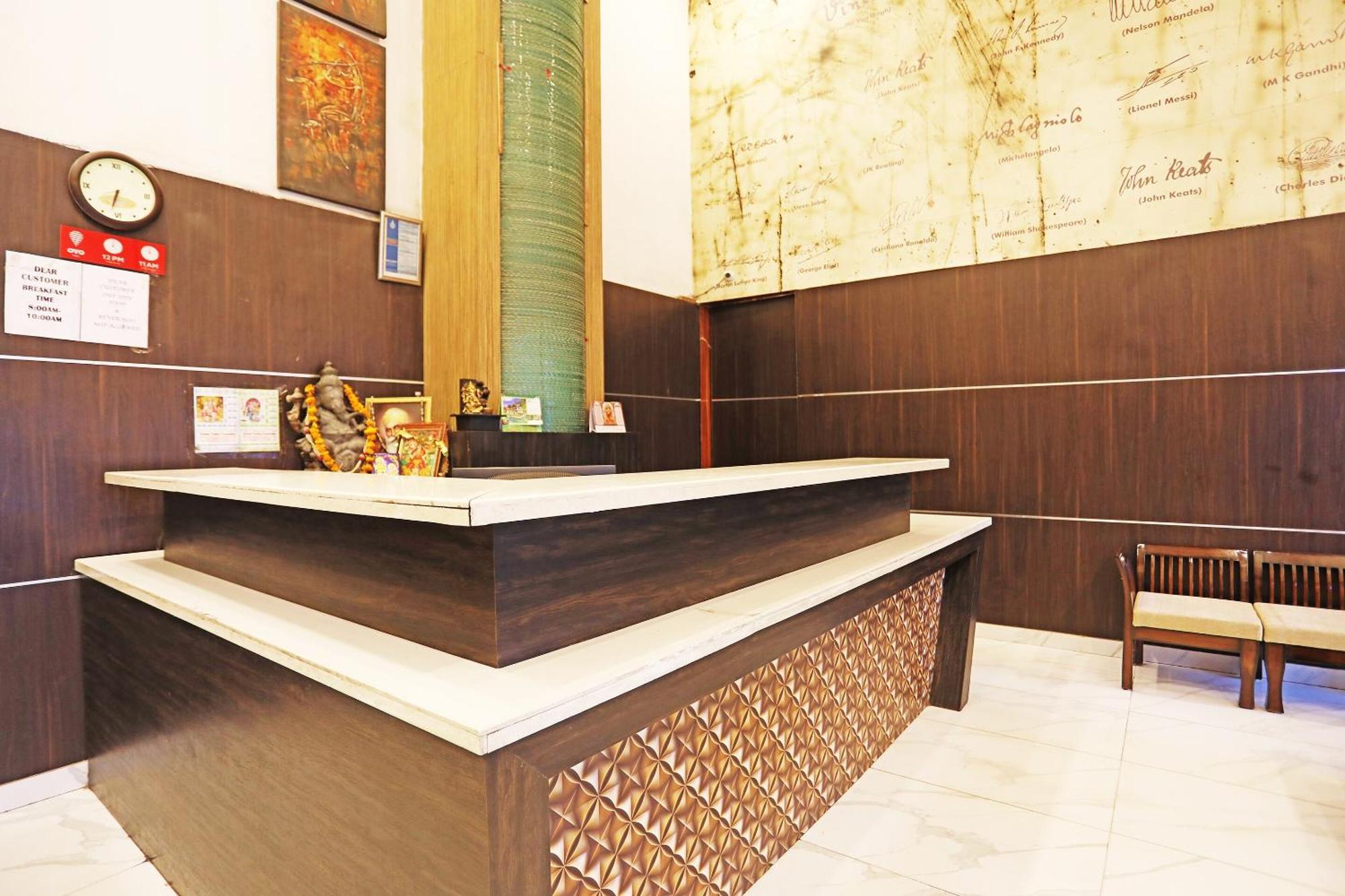 Fabhotel Ronald Inn Фаридабад Екстериор снимка