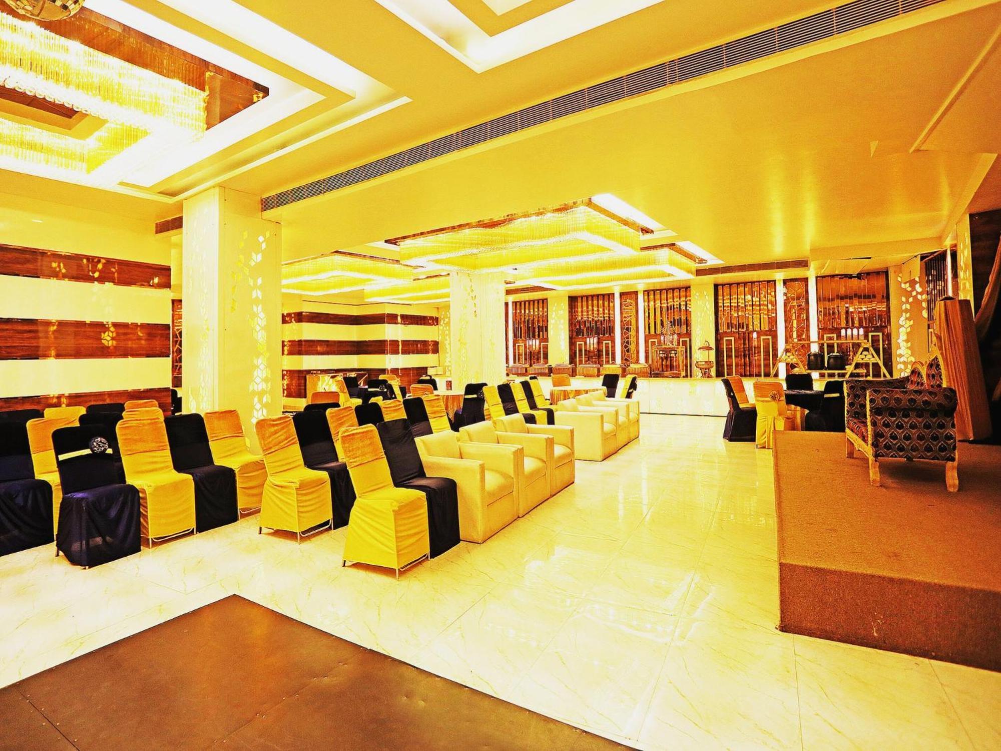 Fabhotel Ronald Inn Фаридабад Екстериор снимка