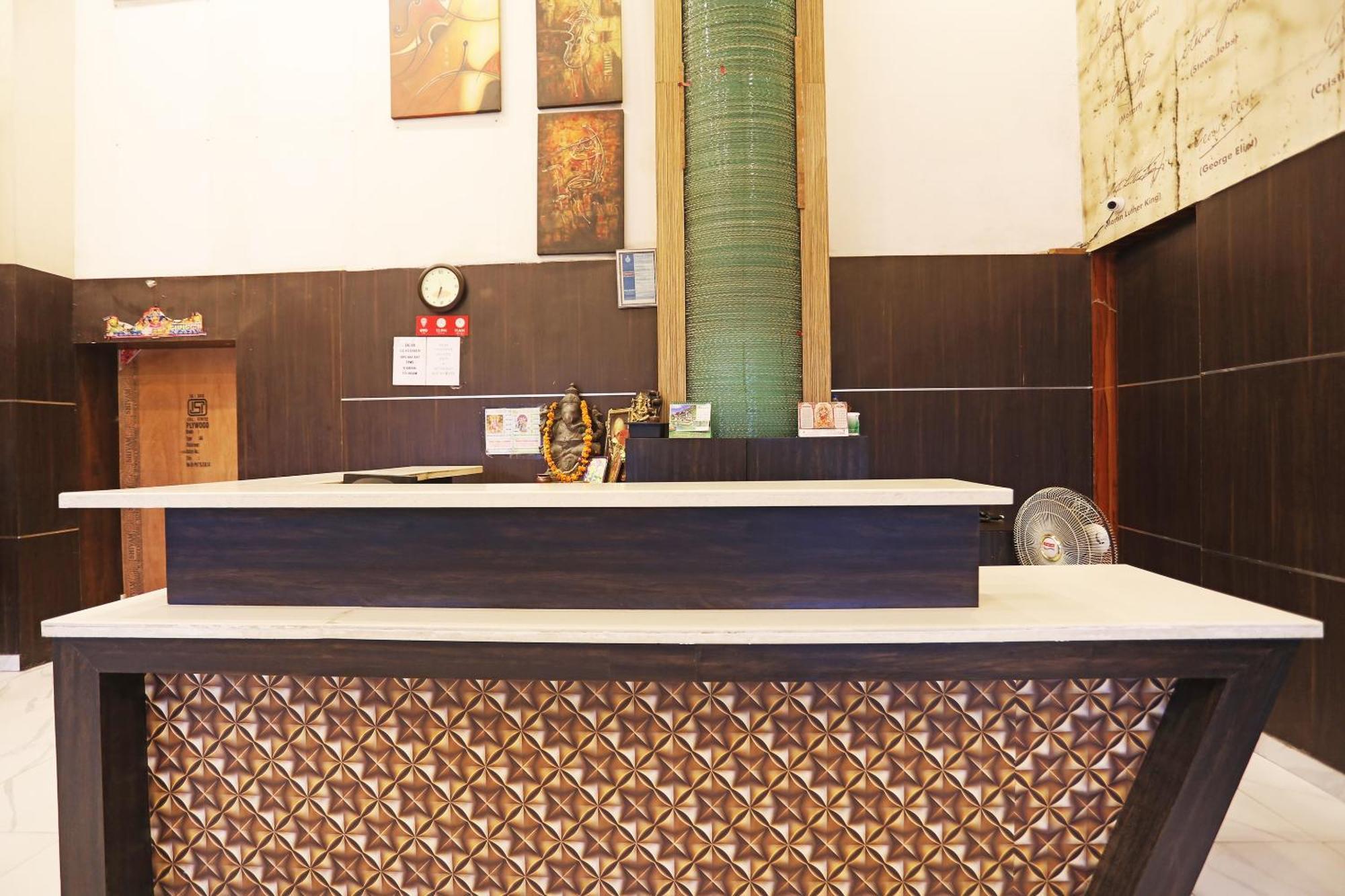 Fabhotel Ronald Inn Фаридабад Екстериор снимка