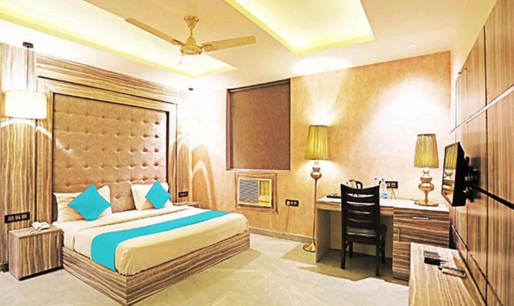 Fabhotel Ronald Inn Фаридабад Екстериор снимка