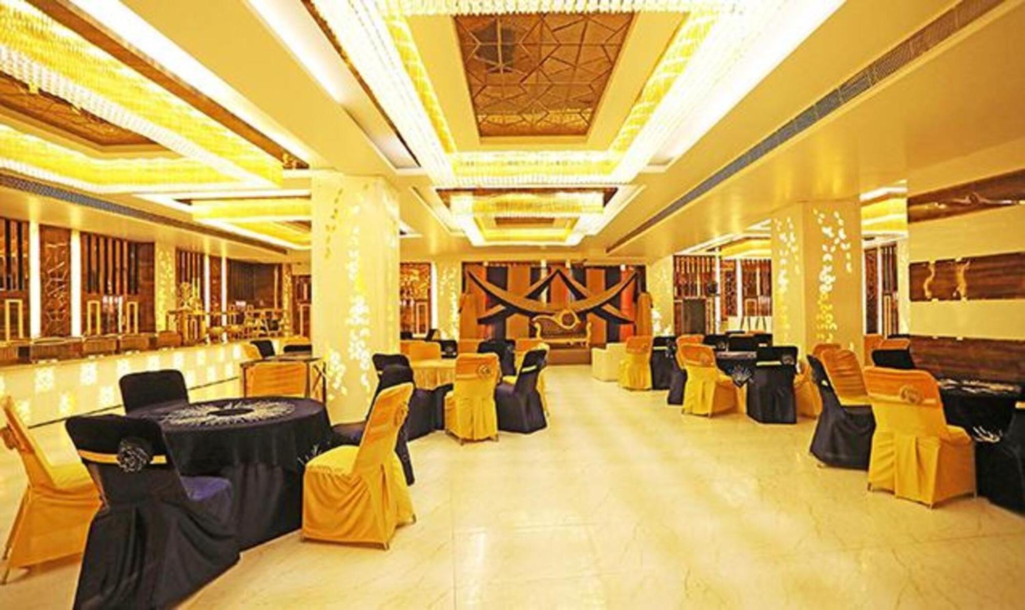 Fabhotel Ronald Inn Фаридабад Екстериор снимка